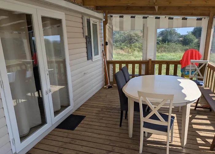Mobil Home 4X8M Et Terrasse 18M2